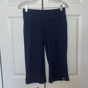 Nike dry fit Capri pants